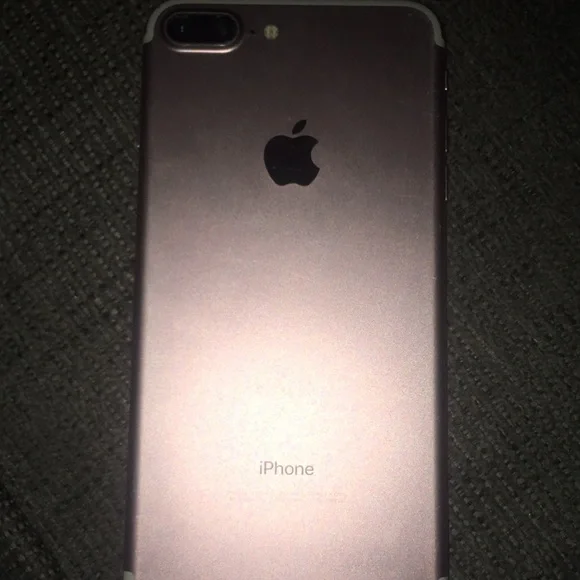 Rose gold iPhone 7 Plus